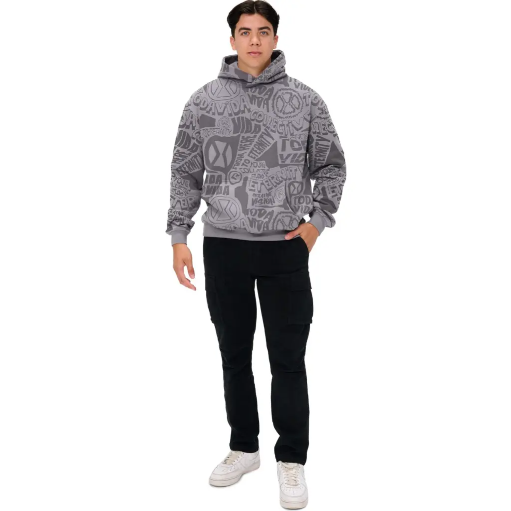 model-hoodie-collective-grijs.webp
