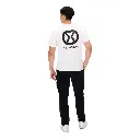 Todavida-essential tshirt wit achterkant model.webp